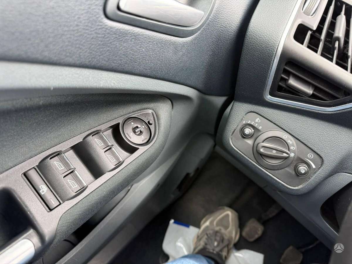 Ford C-MAX 2011 — photo 8