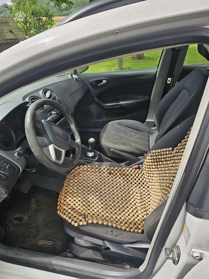 Seat Ibiza 2010 — photo 5