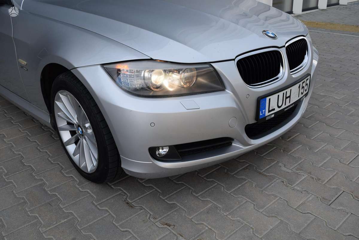 BMW 320 2010 — фото 21