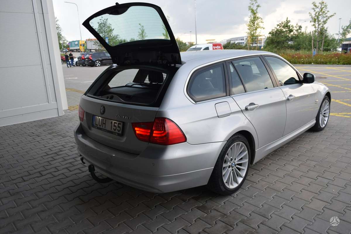BMW 320 2010 — фото 23