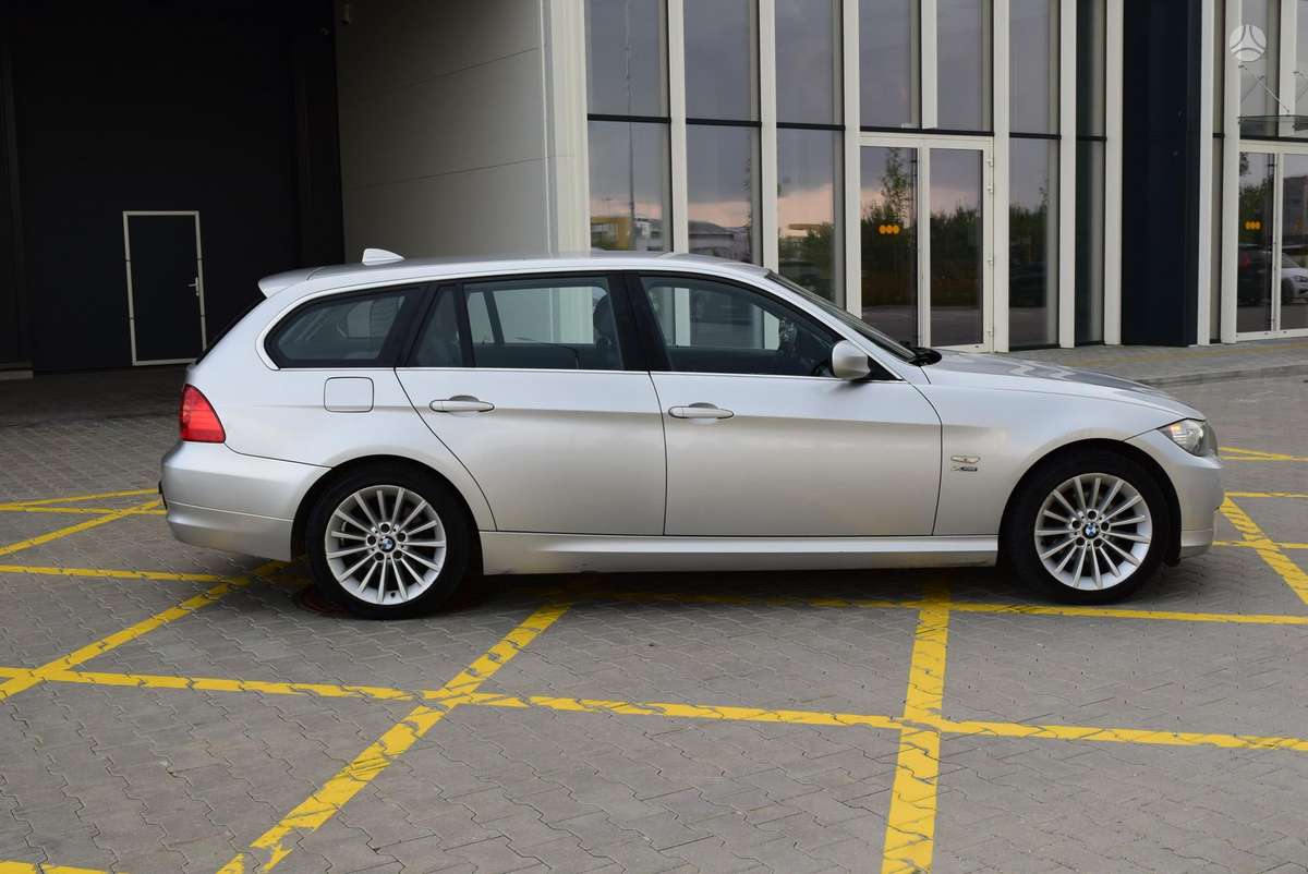 BMW 320 2010 — двигун 1995 cm³, 177 HP (130kW)