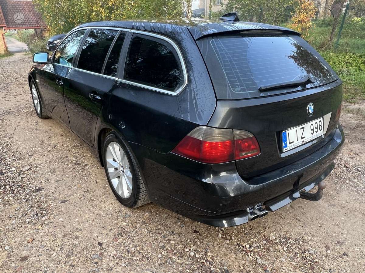 BMW 525 2005 — interior