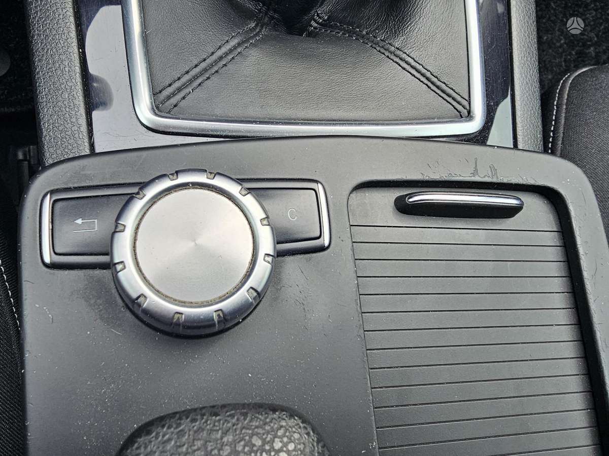 Mercedes-Benz C220 2013 — photo 13