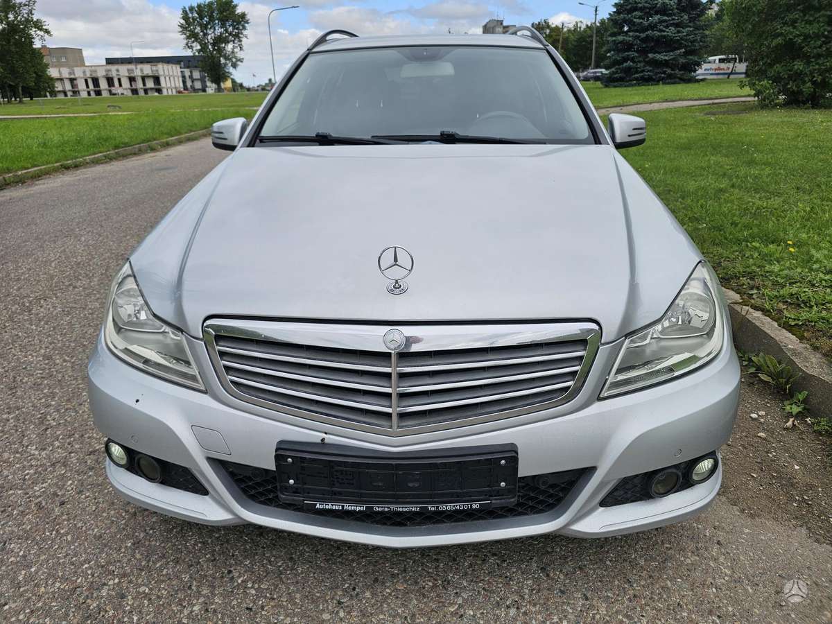 Mercedes-Benz C220 2013 — rear view