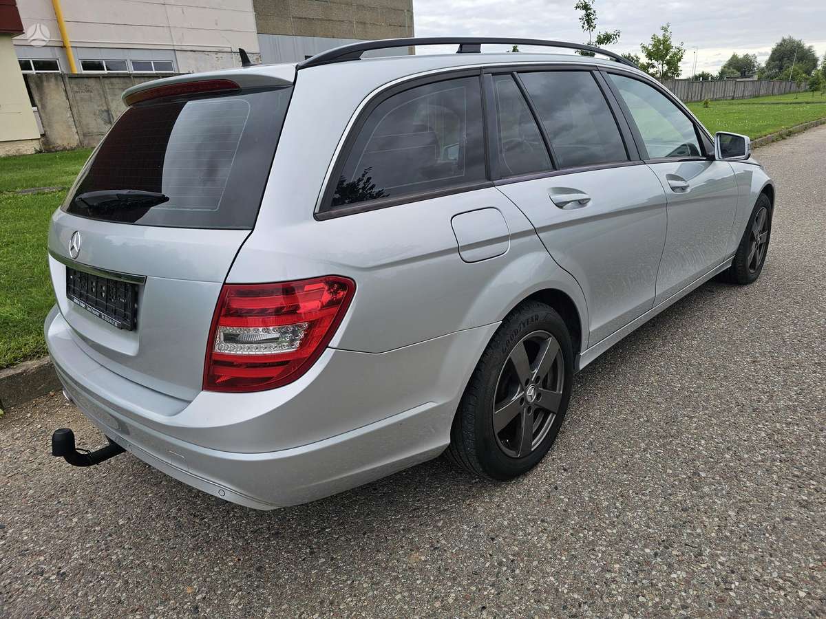 Mercedes-Benz C220 2013 — photo 5