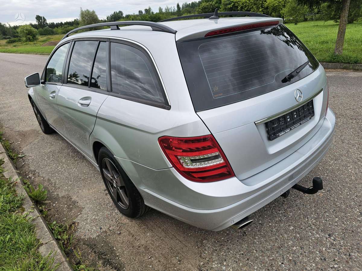 Mercedes-Benz C220 2013 — photo 7