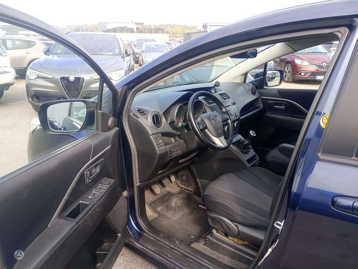 Mazda 5 2013 — photo 12