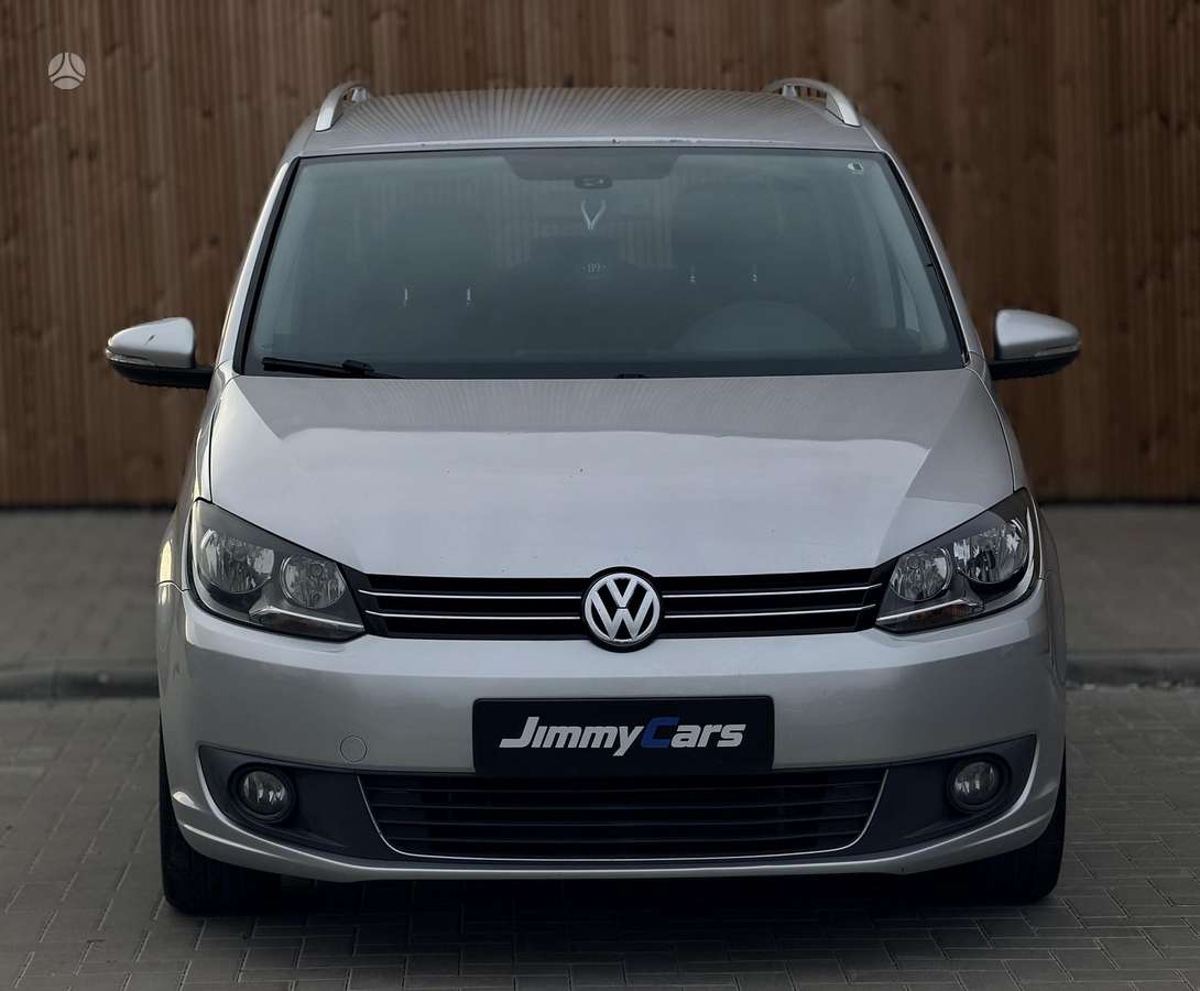 Volkswagen Touran 2012 — вигляд ззаду