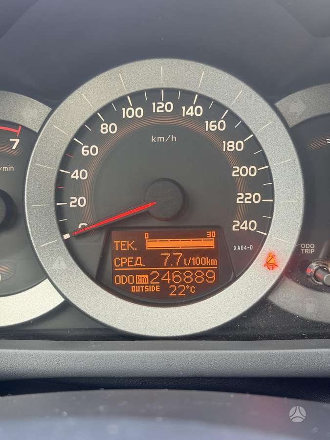 Toyota RAV4 2010 — photo 13