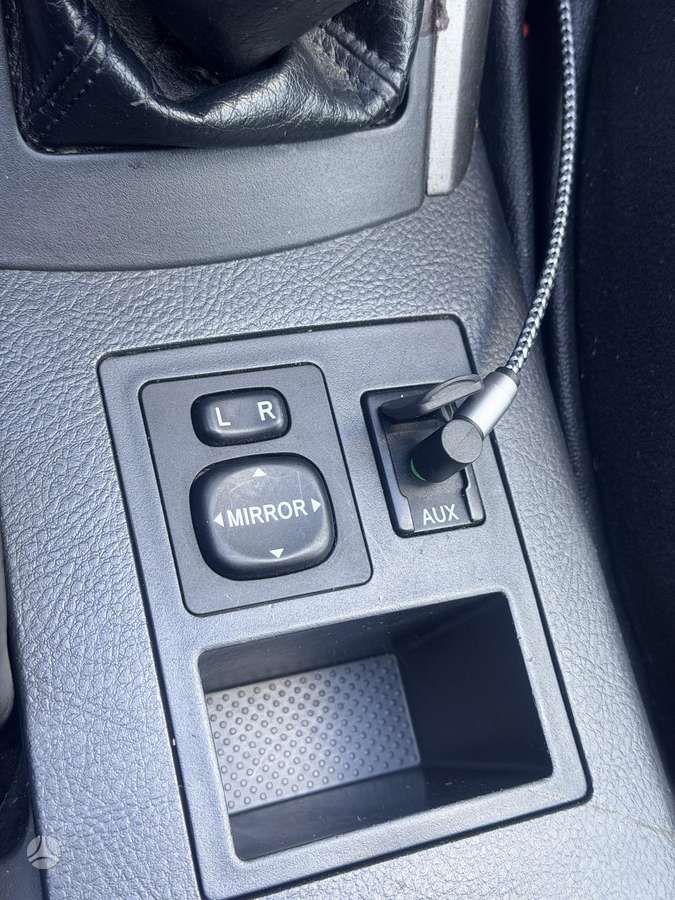 Toyota RAV4 2010 — photo 14