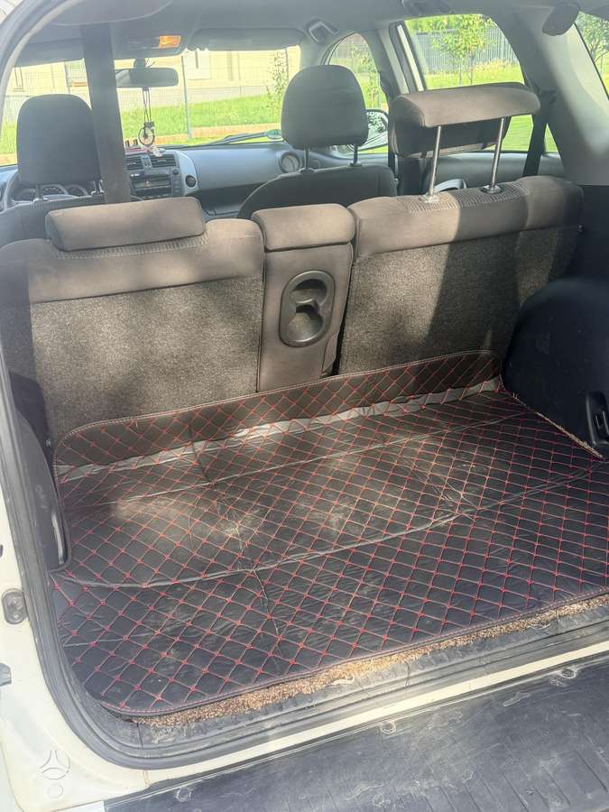 Toyota RAV4 2010 — photo 6