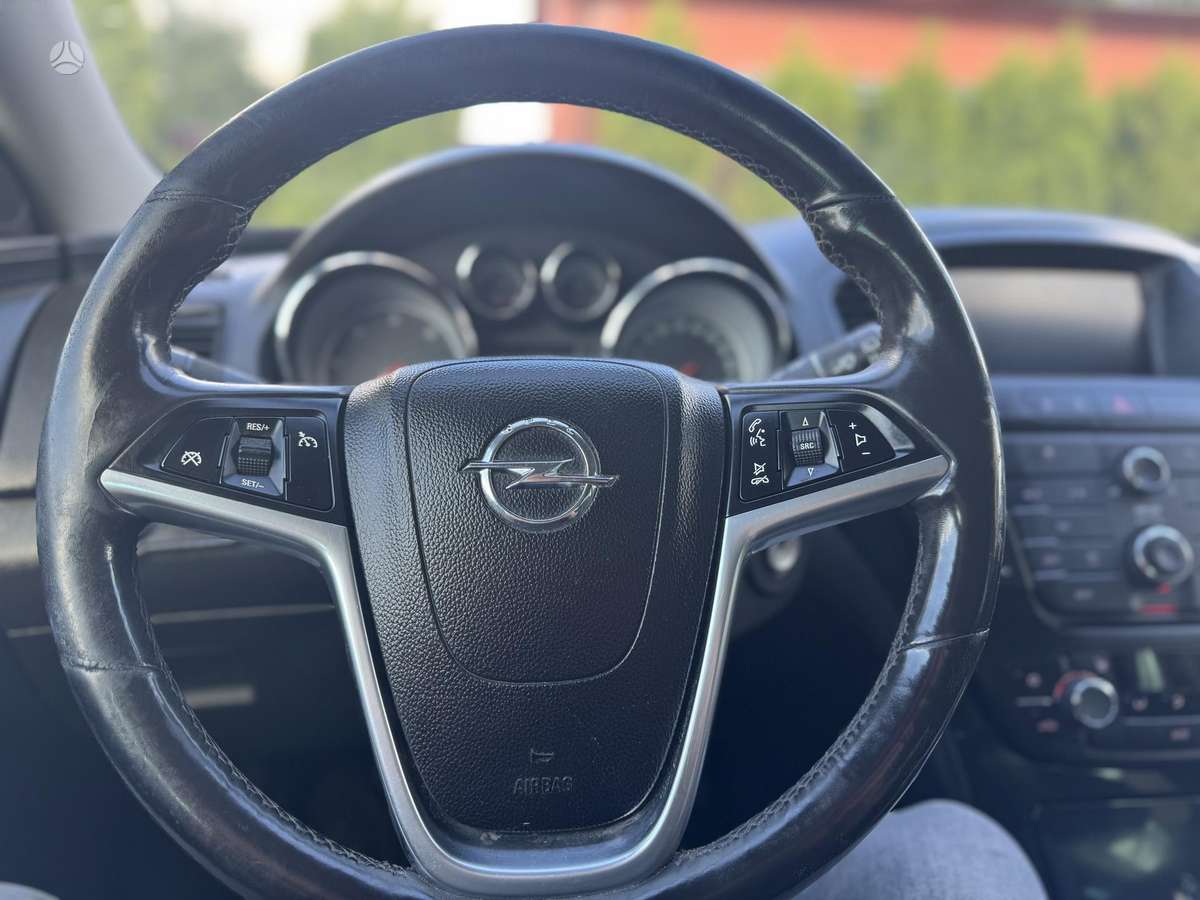 Opel Insignia 2014 — photo 18