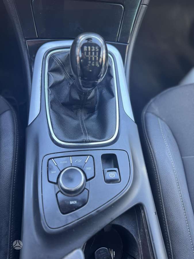 Opel Insignia 2014 — photo 22