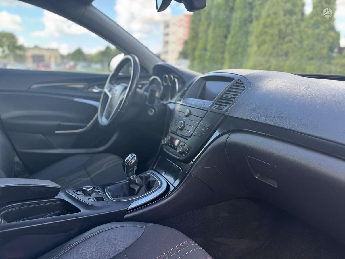 Opel Insignia 2014 — photo 23