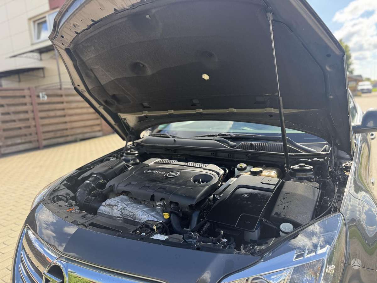 Opel Insignia 2014 — photo 32