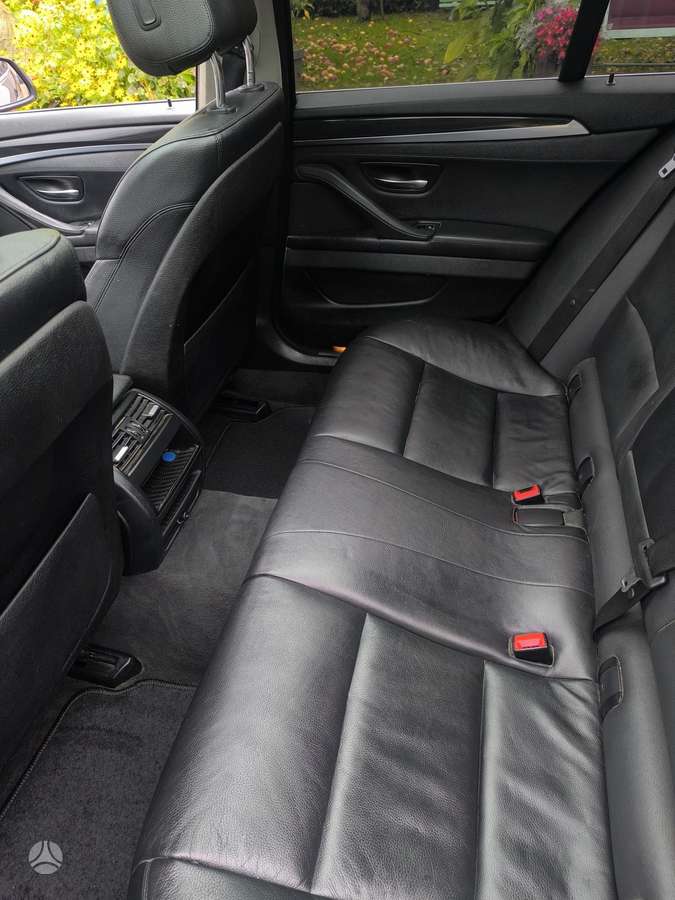 BMW 520 2013 — photo 16