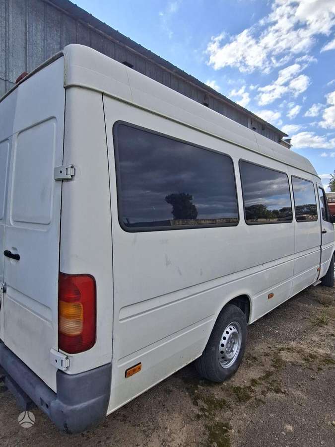 Volkswagen LT 2004 — rear view