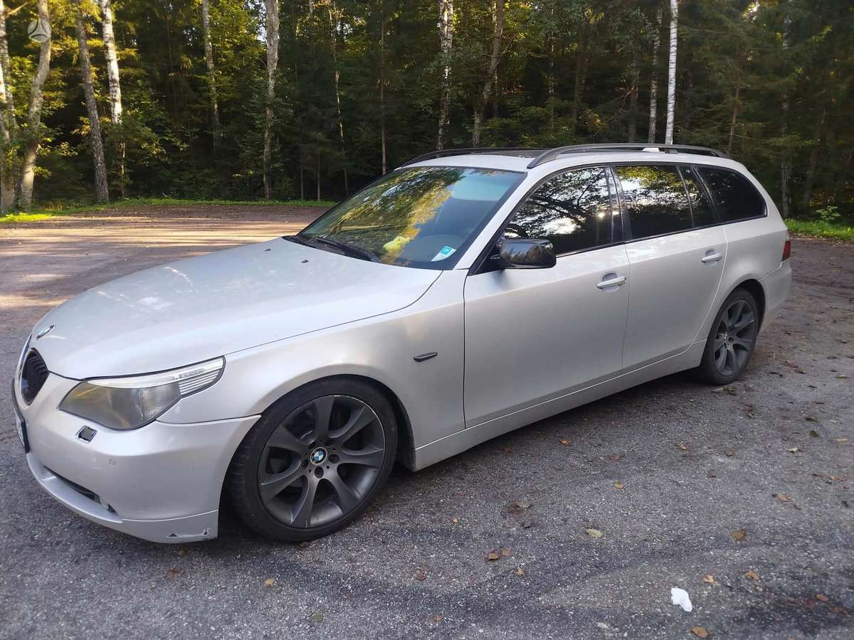 BMW 535 2005 — вигляд ззаду