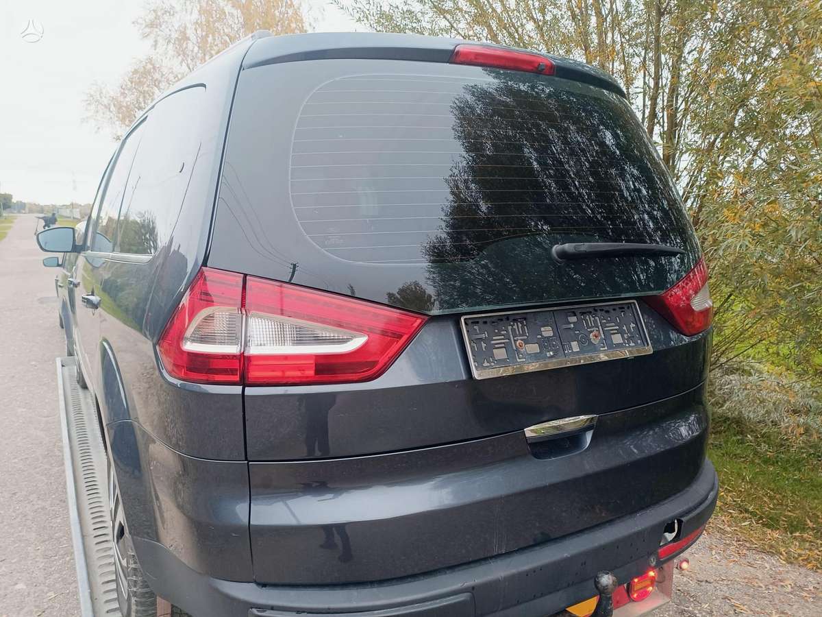 Ford Galaxy 2010 — photo 5