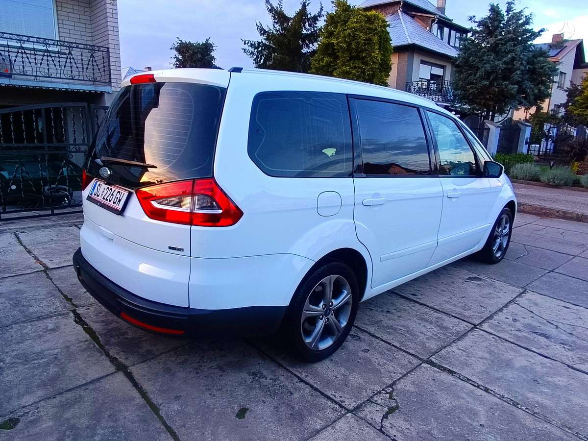 Ford Galaxy 2010 — photo 5