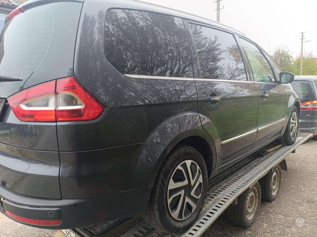 Ford Galaxy 2010 — photo 6
