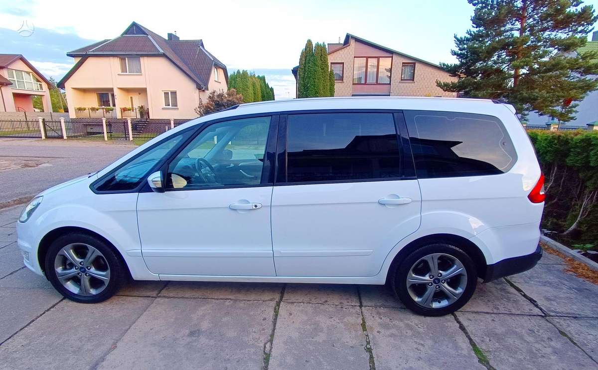 Ford Galaxy 2010 — photo 7