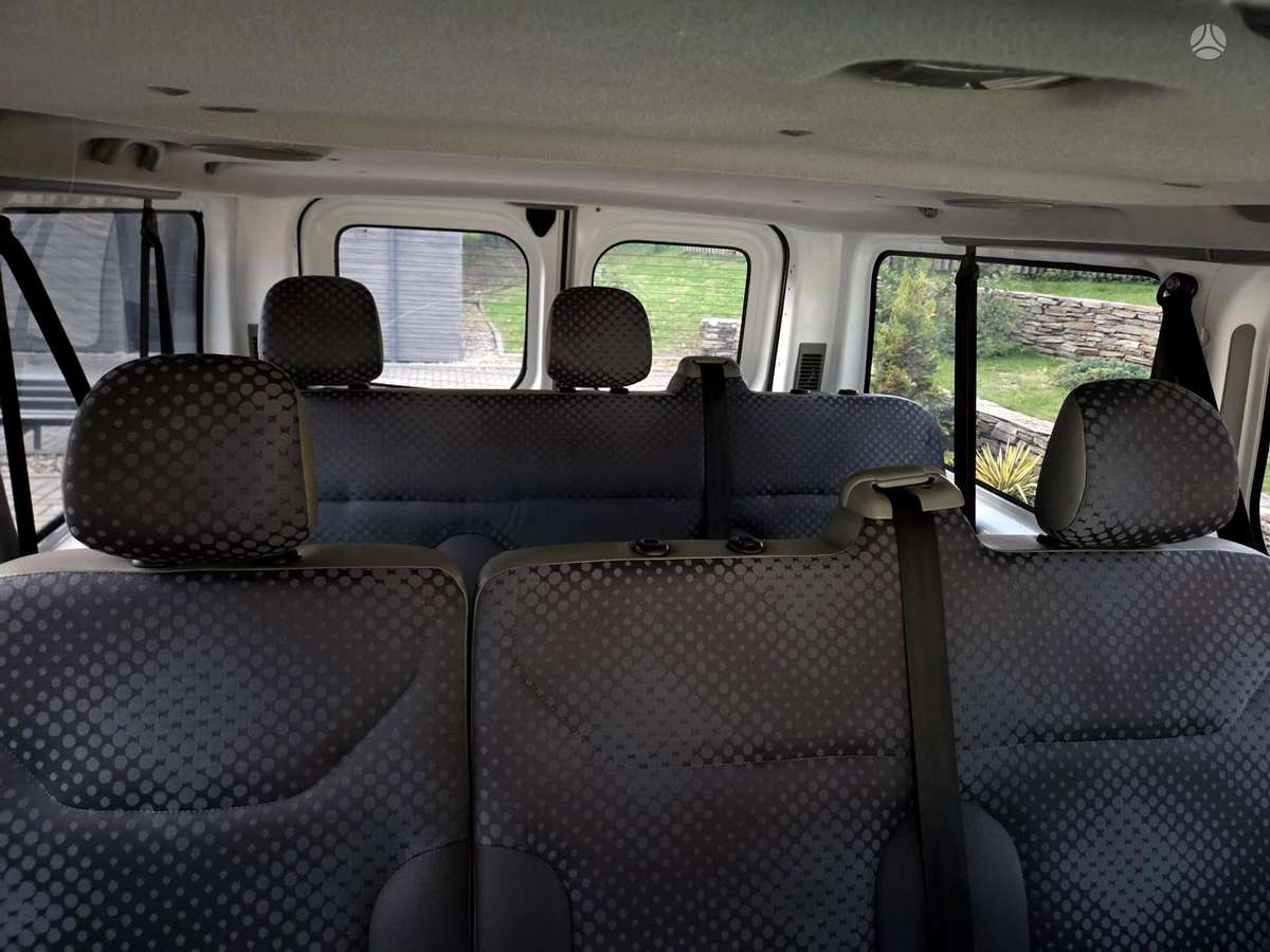 Renault Trafic 2009 — photo 22