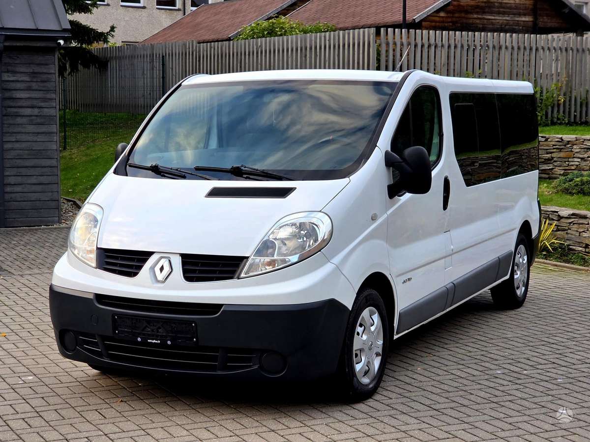 Renault Trafic 2009 — interior