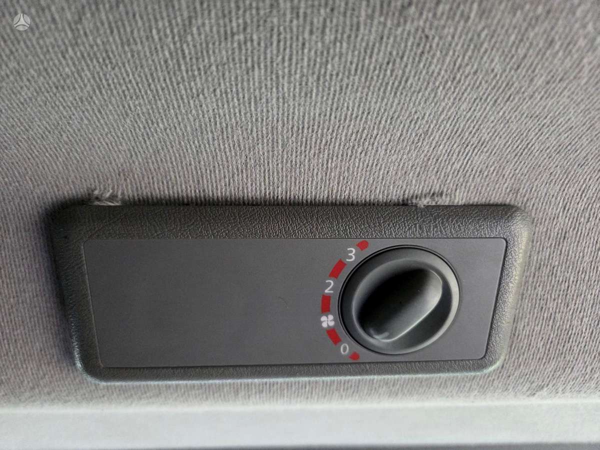 Renault Trafic 2009 — photo 32