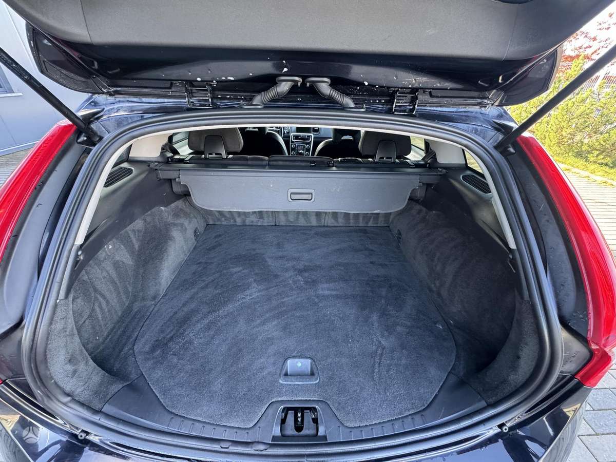 Volvo V60 2011 — photo 17