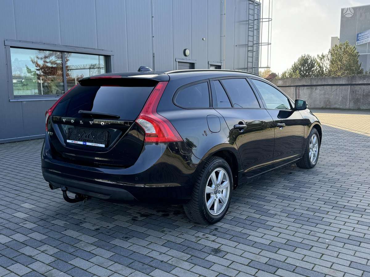 Volvo V60 2011 — engine 1560 cm³, 116 HP (85kW)