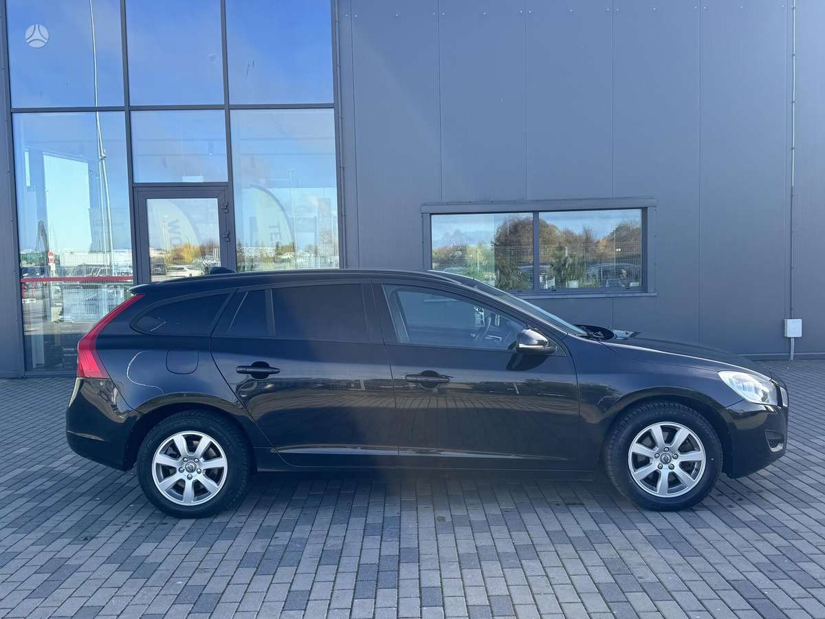 Volvo V60 2011 — photo 7