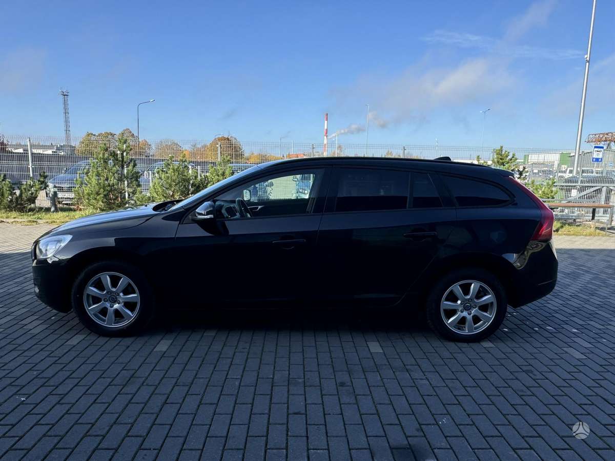 Volvo V60 2011 — photo 8