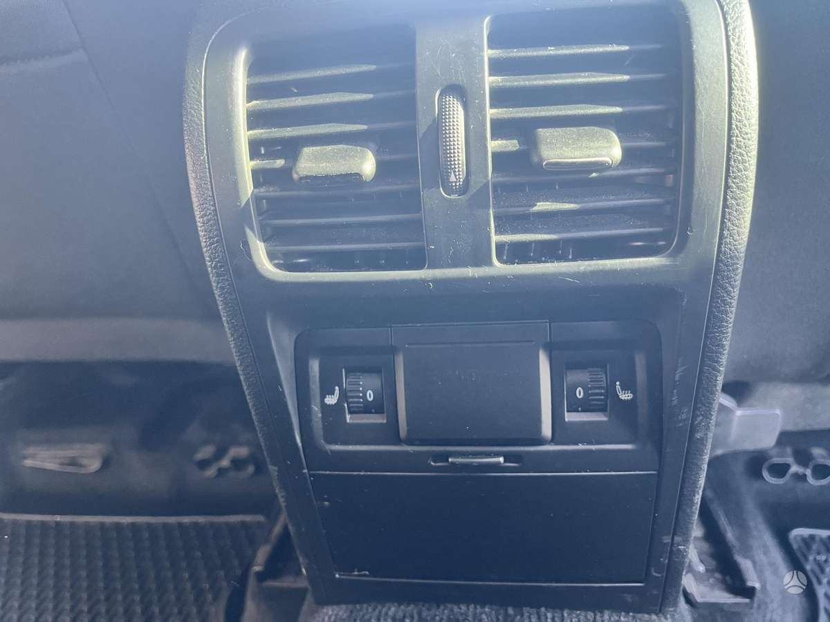Volkswagen Passat 2012 — photo 13