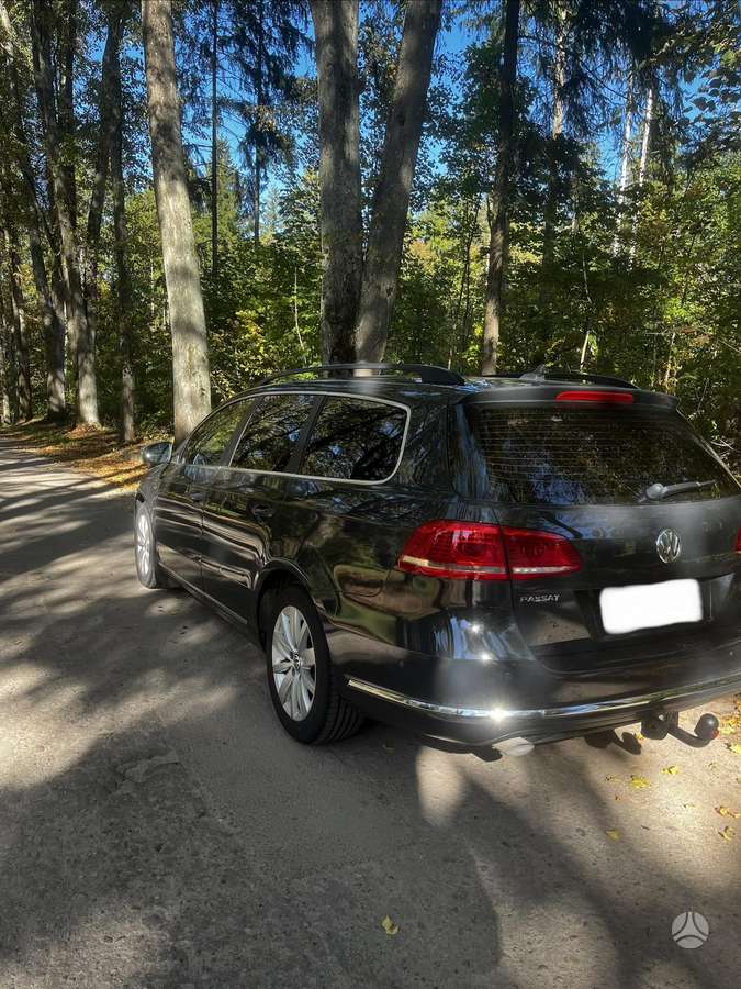 Volkswagen Passat 2012 — engine 1599 cm³, 105 HP (77kW)