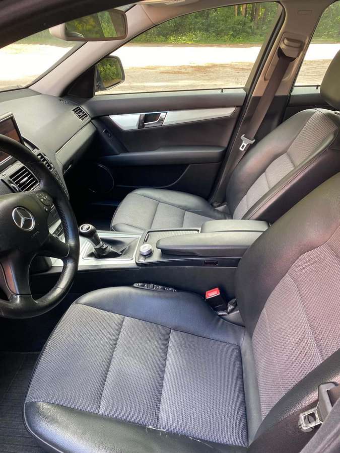 Mercedes-Benz C220 2008 — photo 11