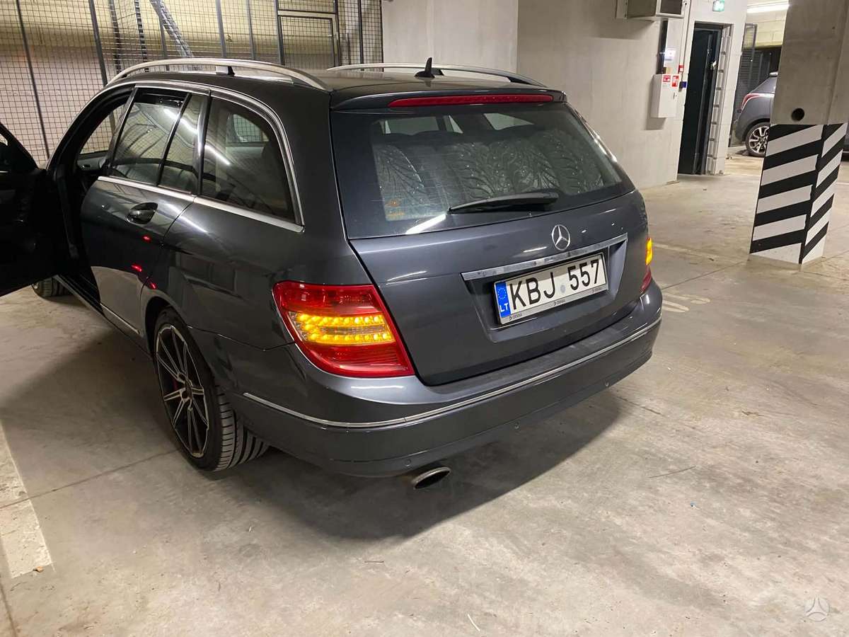 Mercedes-Benz C220 2008 — photo 17