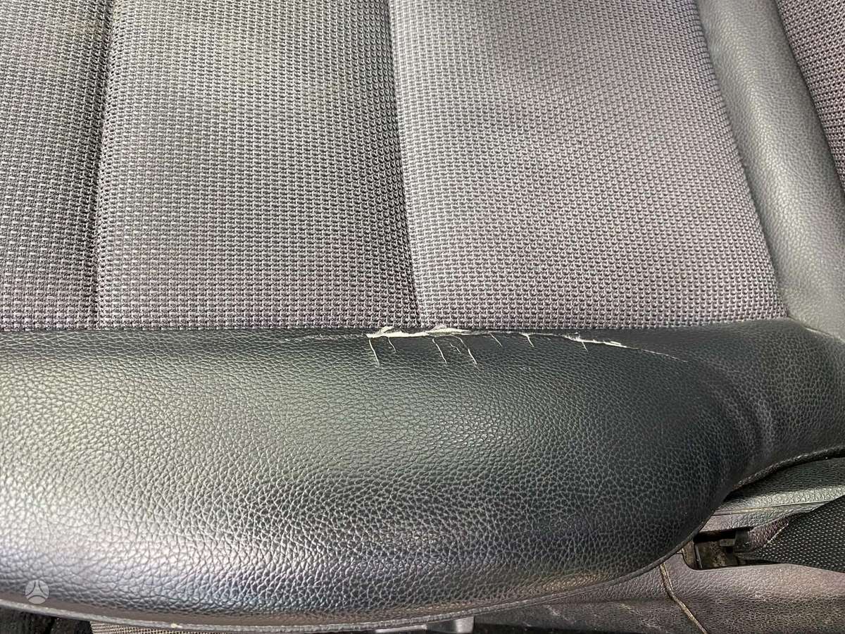 Mercedes-Benz C220 2008 — photo 21