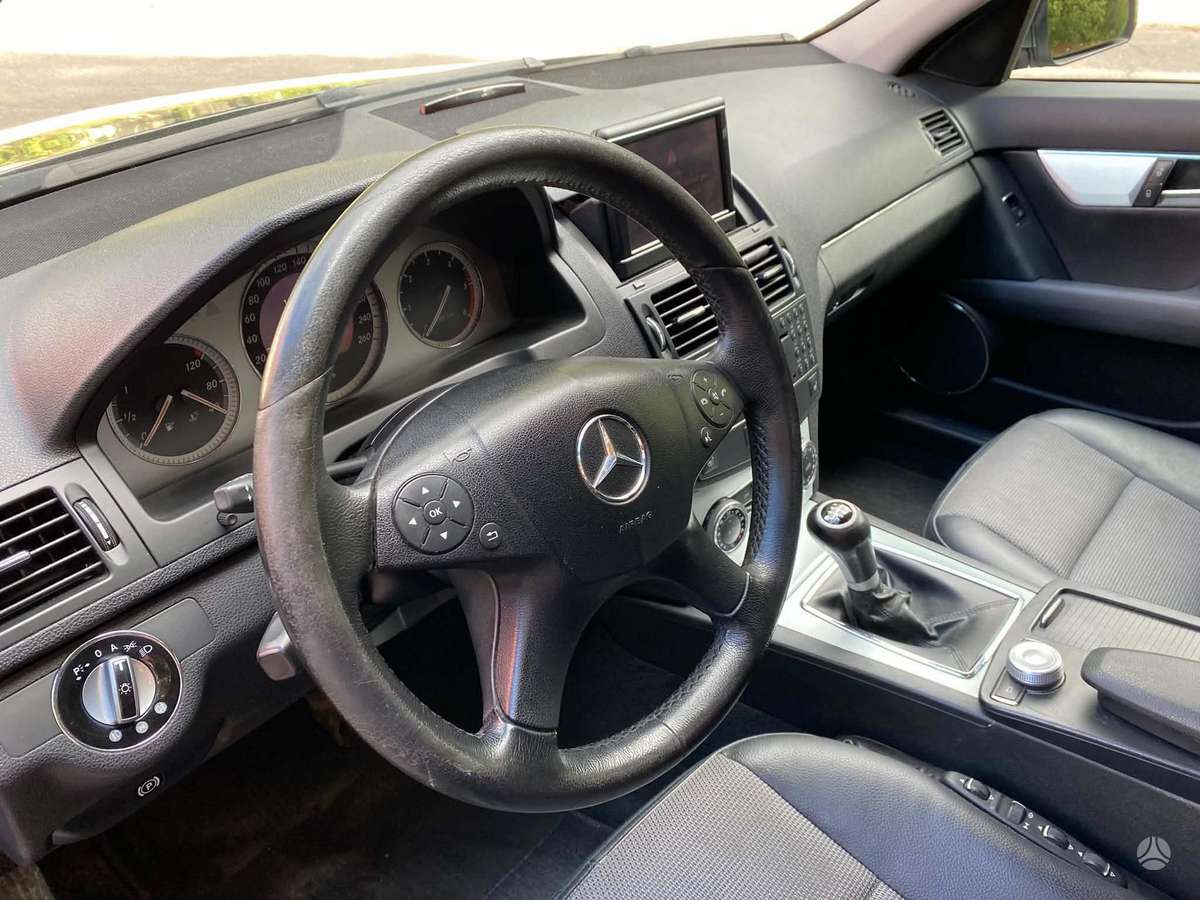 Mercedes-Benz C220 2008 — photo 9