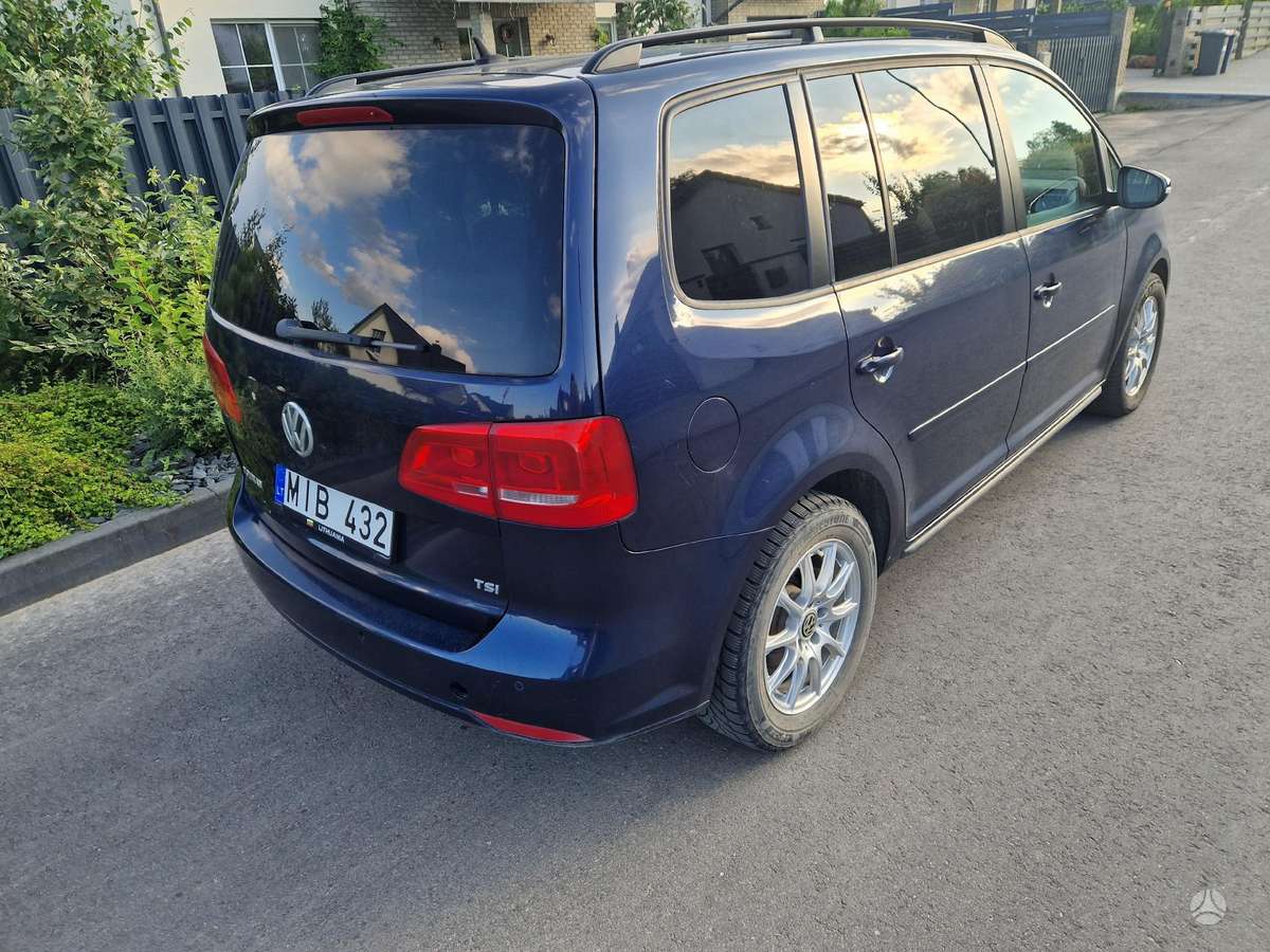 Volkswagen Touran 2011 — engine 1390 cm³, 140 HP (103kW)
