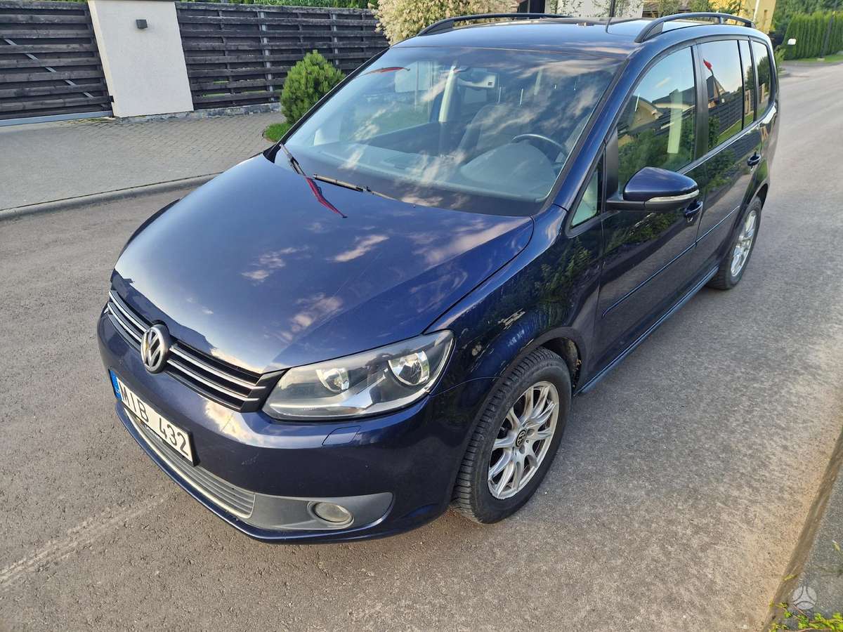 Volkswagen Touran 2011 — photo 8