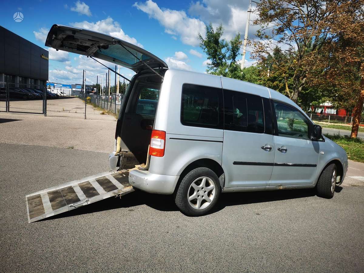 Volkswagen Caddy 2004 — вигляд ззаду