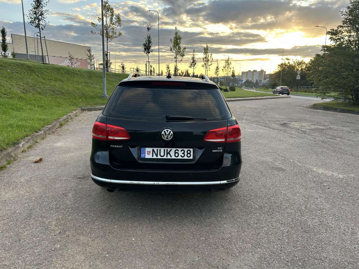 Volkswagen Passat 2011 — engine 1600 cm³, 105 HP (77kW)