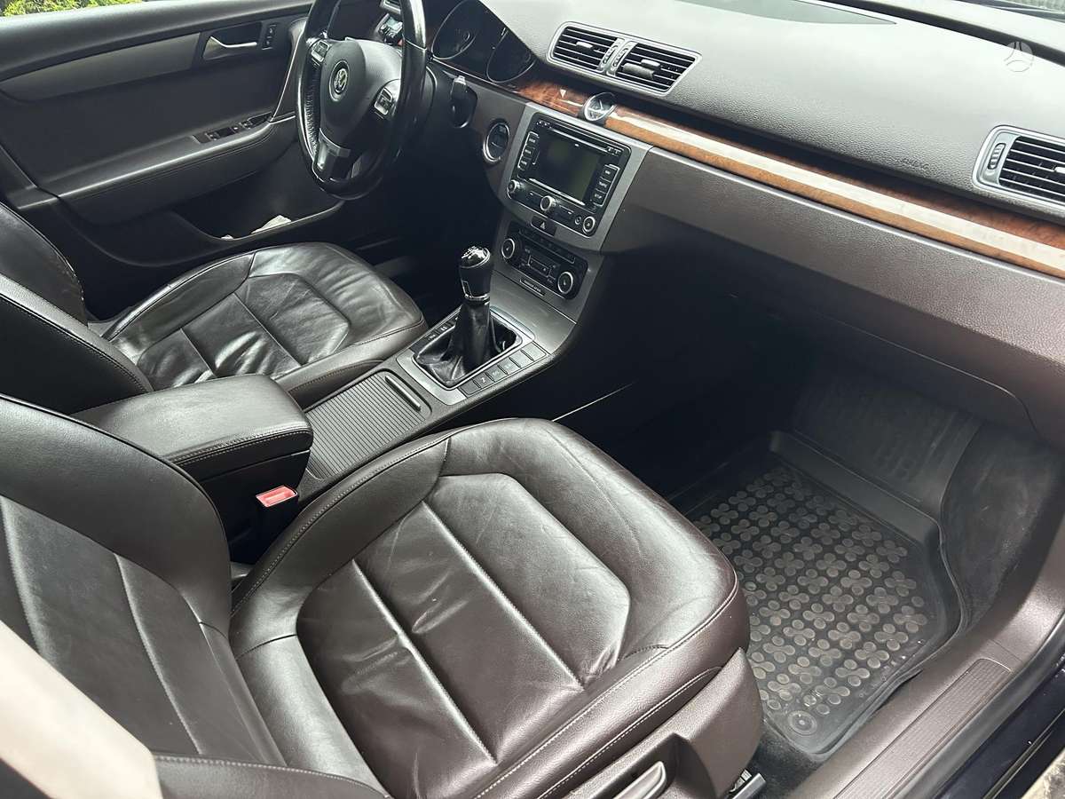 Volkswagen Passat 2011 — photo 5