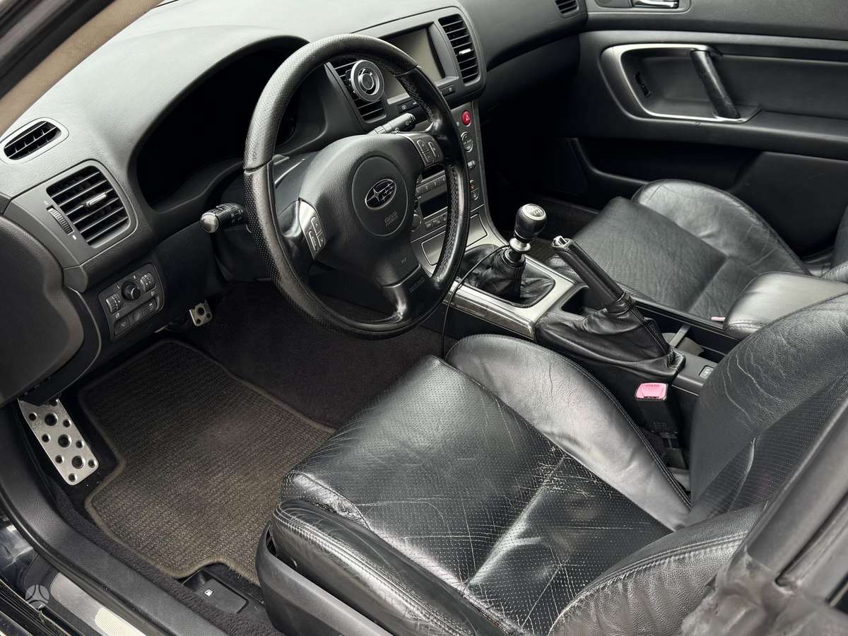 Subaru Legacy 2005 — photo 12