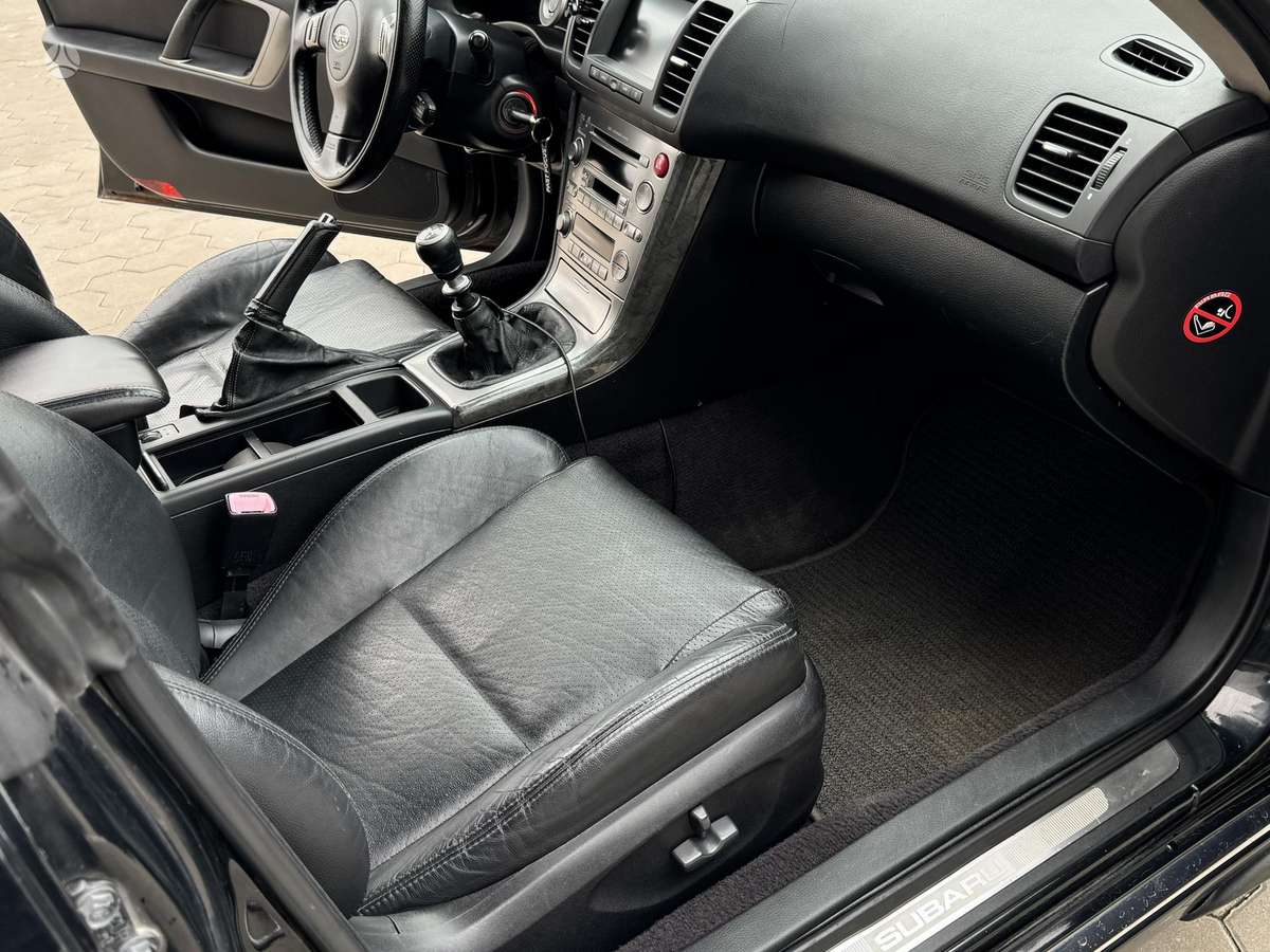 Subaru Legacy 2005 — photo 13