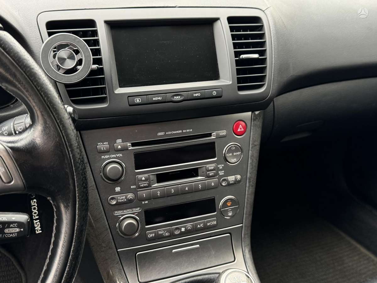Subaru Legacy 2005 — photo 21
