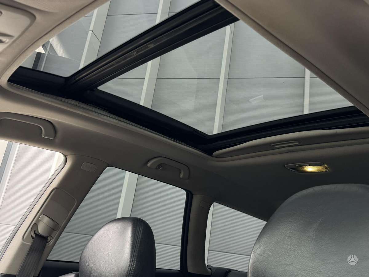 Subaru Legacy 2005 — photo 25
