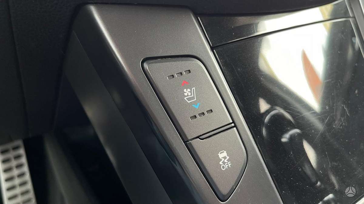Hyundai i40 2015 — interior