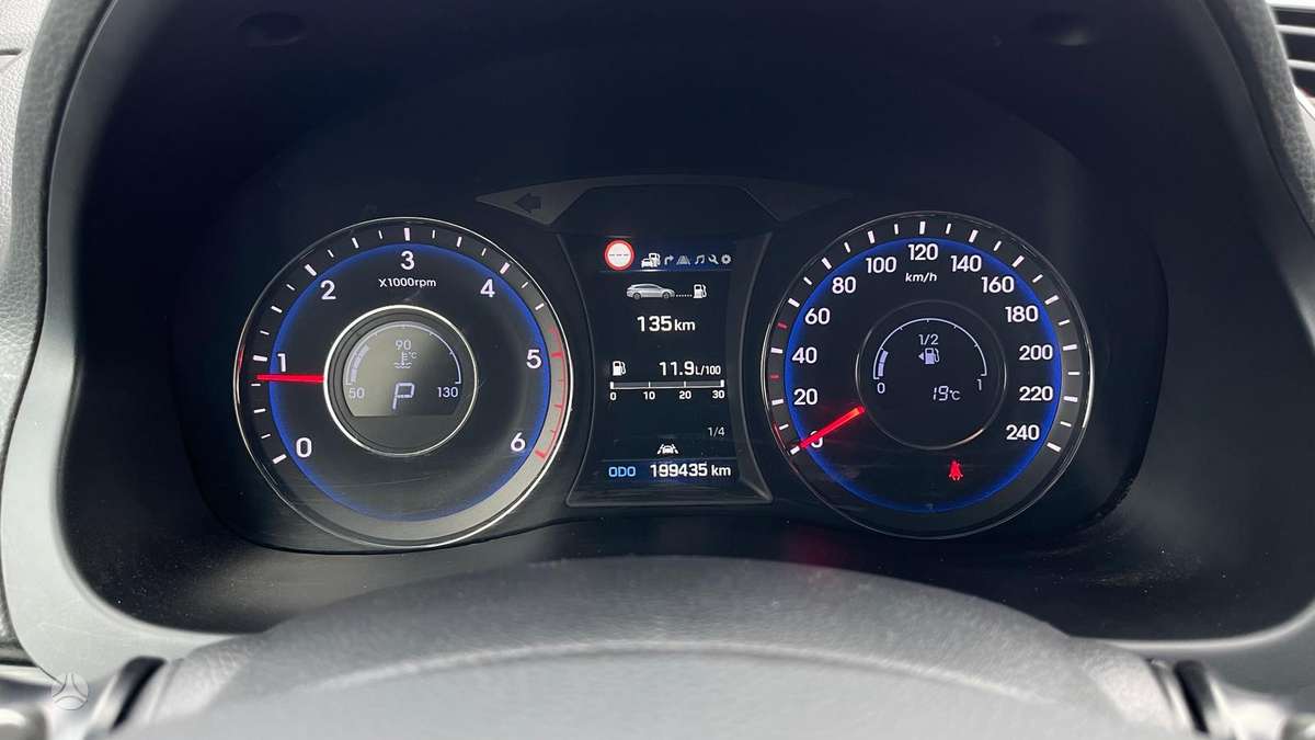 Hyundai i40 2015 — photo 30